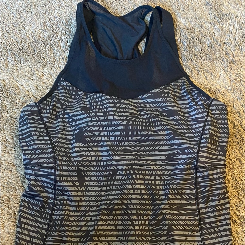 Lululemon tank like new worn once size 10